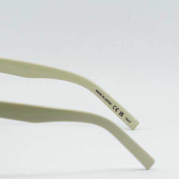 Chic Gold and Black Sunglasses - Picture 8 of 14